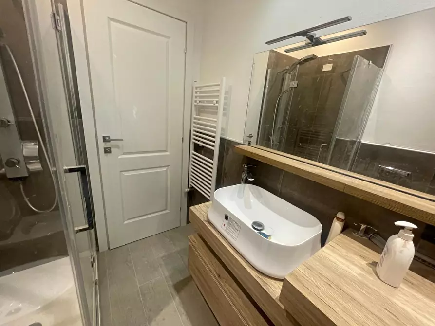 Immagine 40 di Appartamento in vendita  a Massa