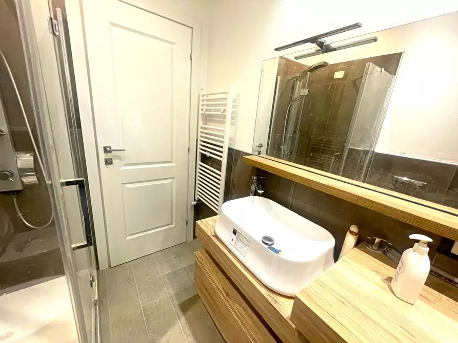 Immagine 39 di Appartamento in vendita  a Massa