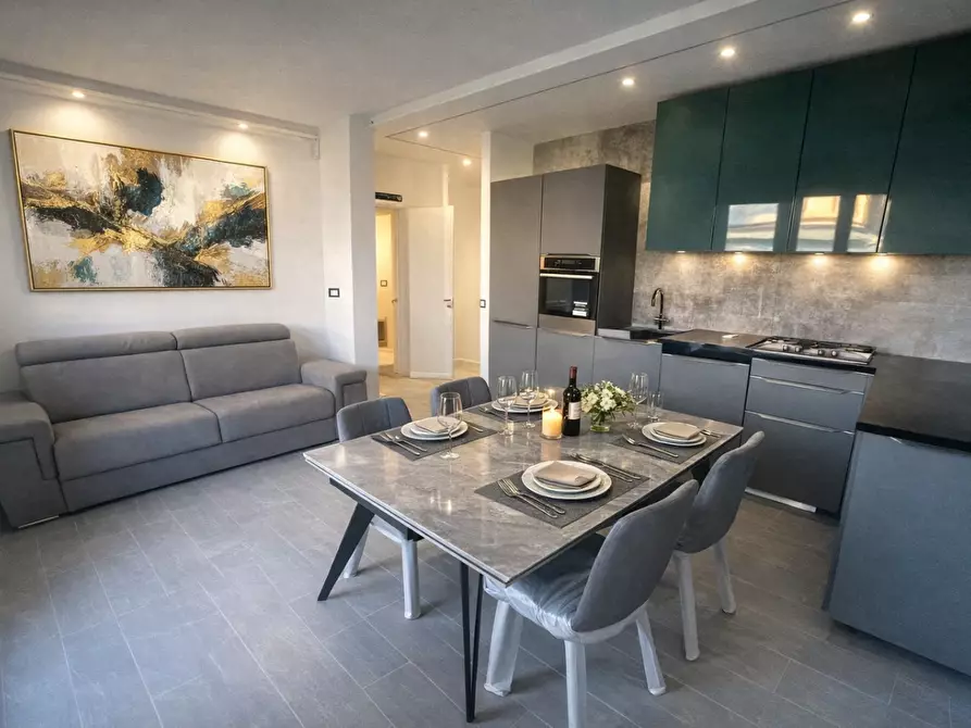 Immagine 1 di Appartamento in vendita  a Massa