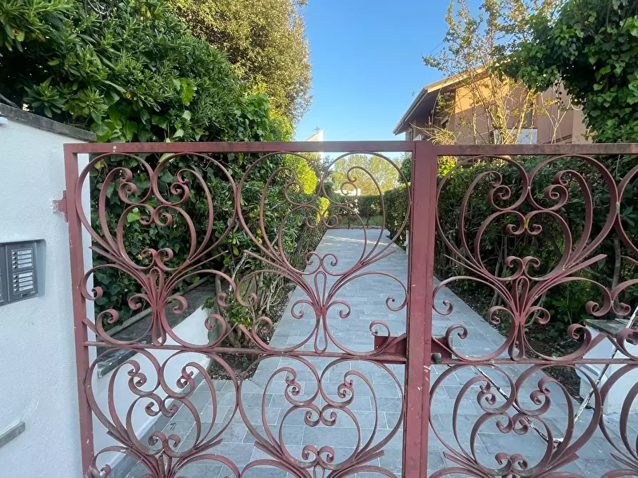 Immagine 49 di Appartamento in vendita  a Massa