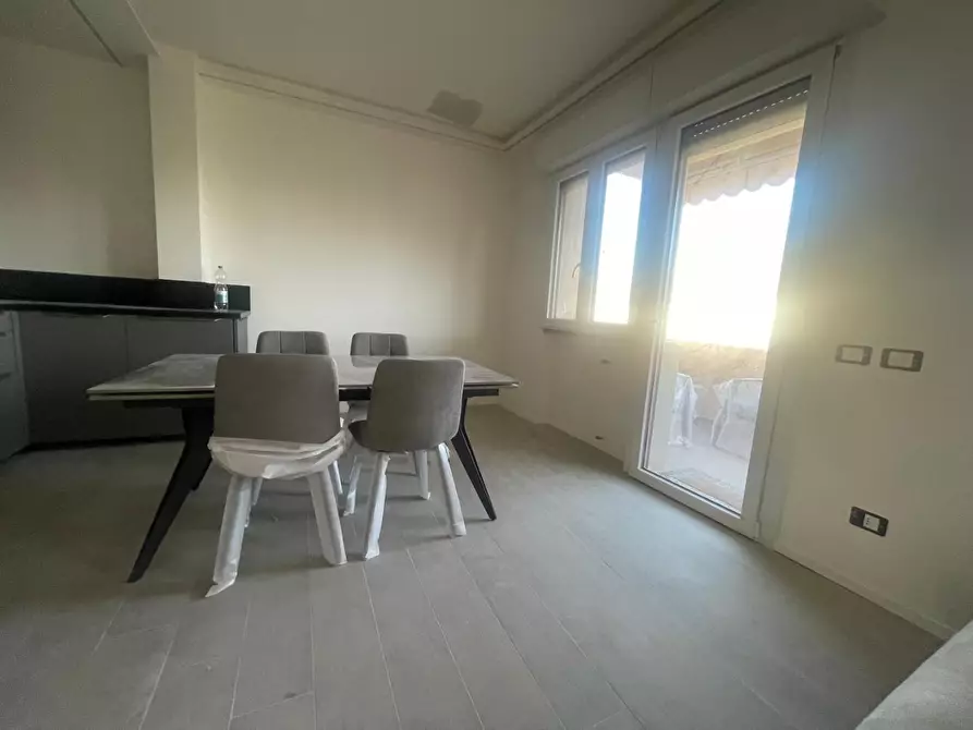 Immagine 11 di Appartamento in vendita  a Massa