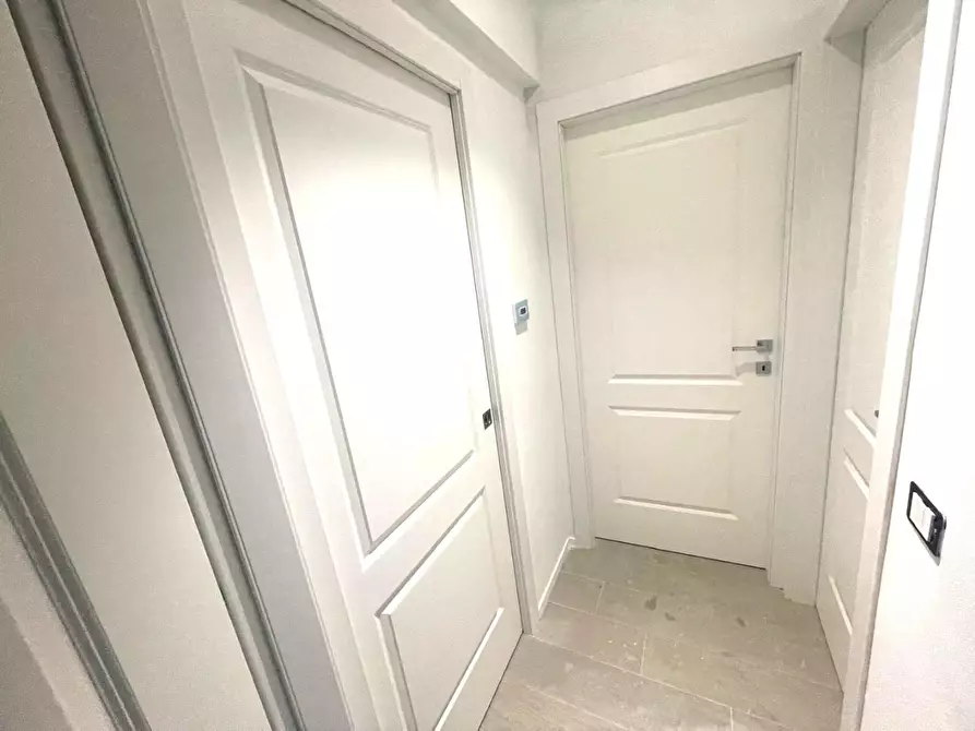 Immagine 37 di Appartamento in vendita  a Massa