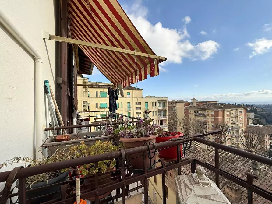 Immagine 16 di Appartamento in vendita  a Siena