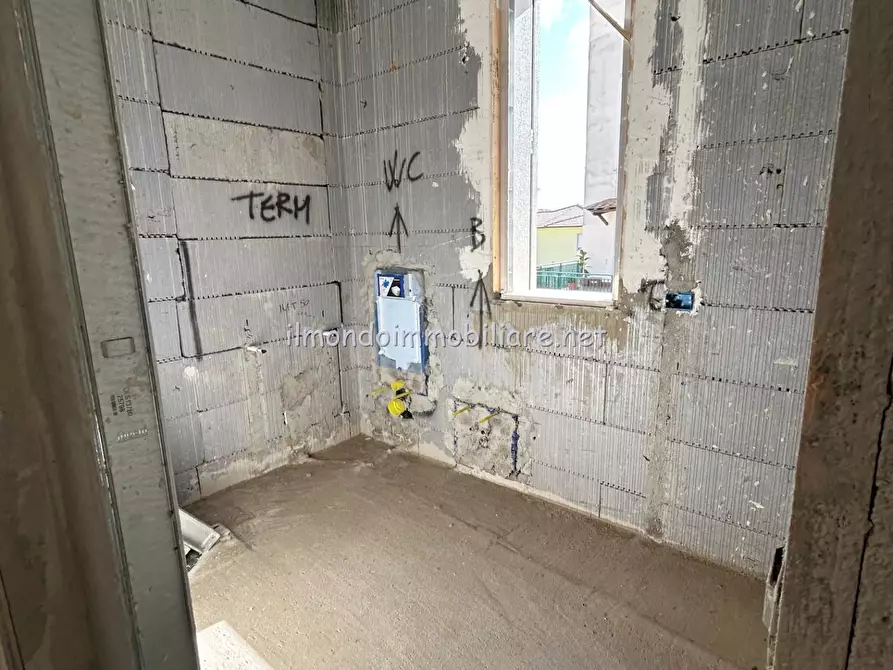 Immagine 36 di Appartamento in vendita  a Cecina