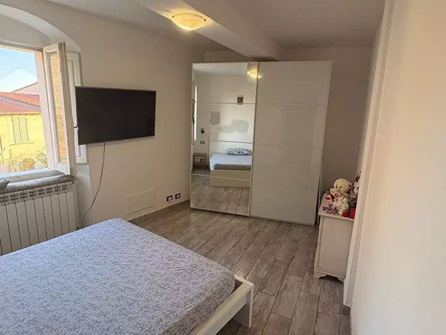 Immagine 9 di Terratetto in vendita  a Massa