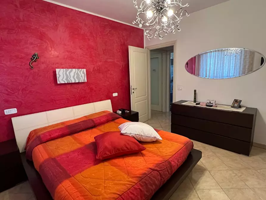 Immagine 19 di Appartamento in vendita  a Massa