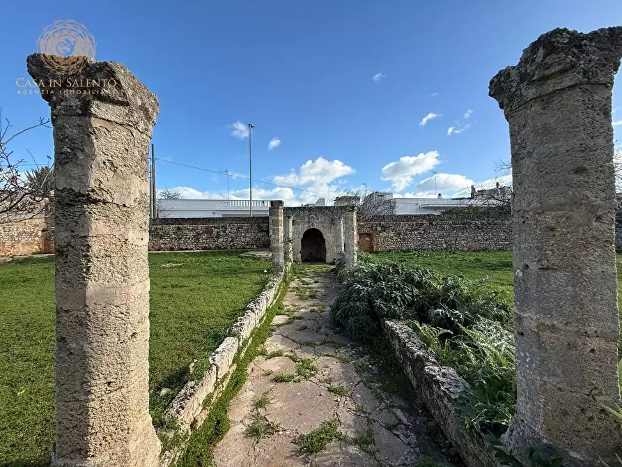 Immagine 8 di Villa in vendita  a Castrignano Del Capo