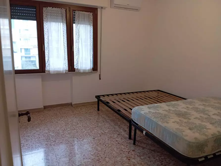 Immagine 33 di Appartamento in vendita  a Lucca