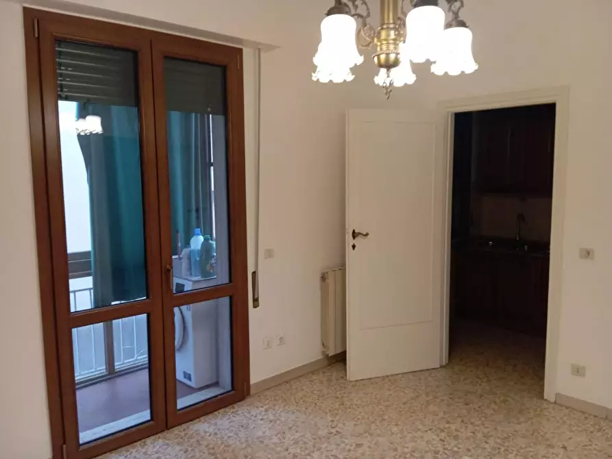 Immagine 21 di Appartamento in vendita  a Lucca