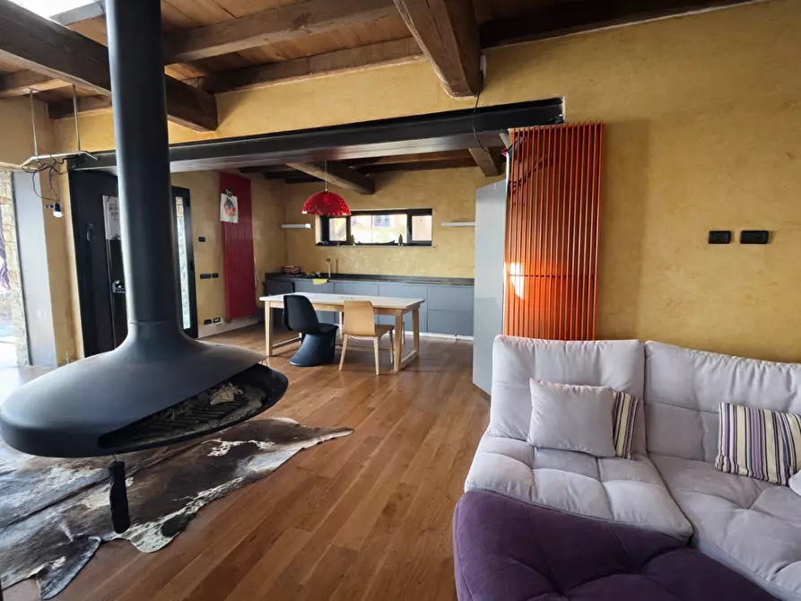 Immagine 3 di Rustico / casale in vendita  a Lucca