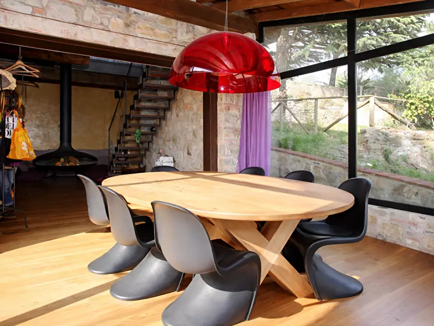 Immagine 2 di Rustico / casale in vendita  a Lucca