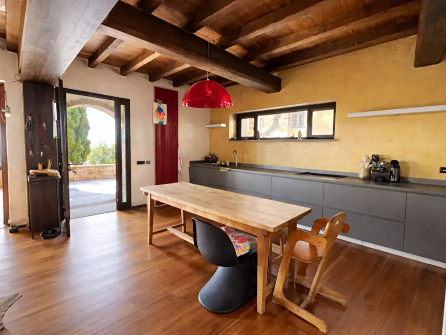 Immagine 7 di Rustico / casale in vendita  a Lucca