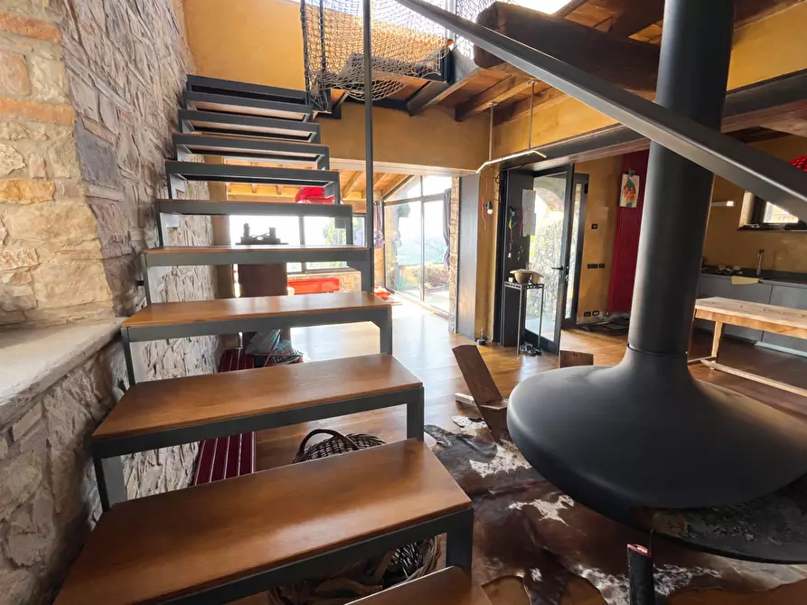 Immagine 10 di Rustico / casale in vendita  a Lucca