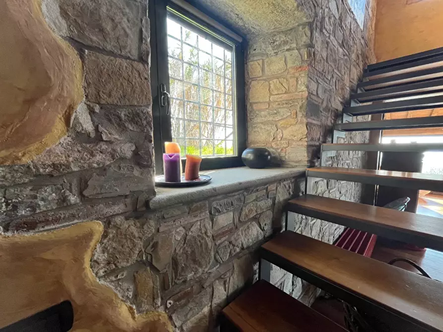 Immagine 11 di Rustico / casale in vendita  a Lucca