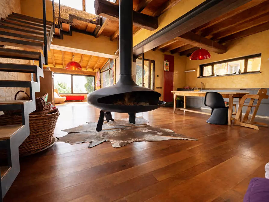 Immagine 4 di Rustico / casale in vendita  a Lucca