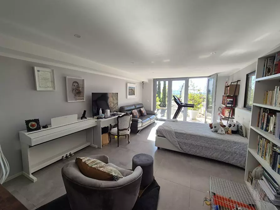 Immagine 30 di Appartamento in vendita  a Siena