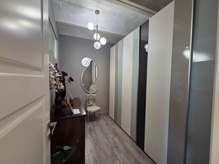 Immagine 9 di Appartamento in vendita  a Siena