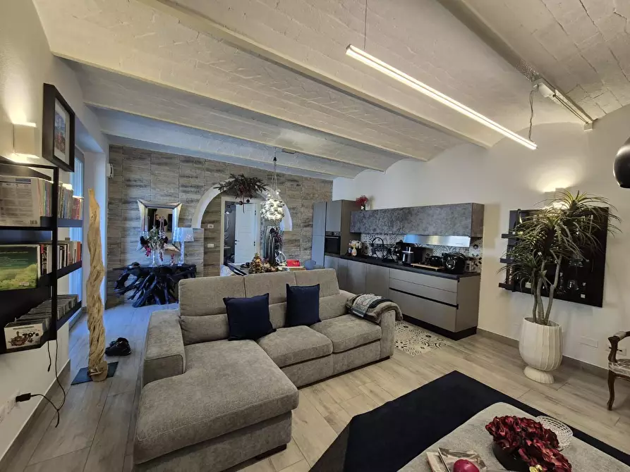 Immagine 3 di Appartamento in vendita  a Siena