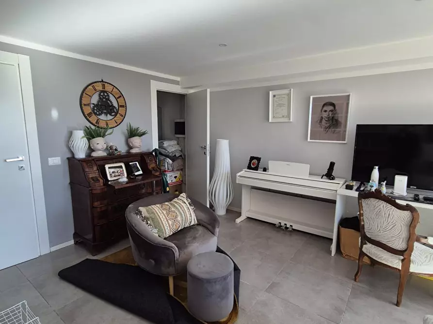 Immagine 19 di Appartamento in vendita  a Siena