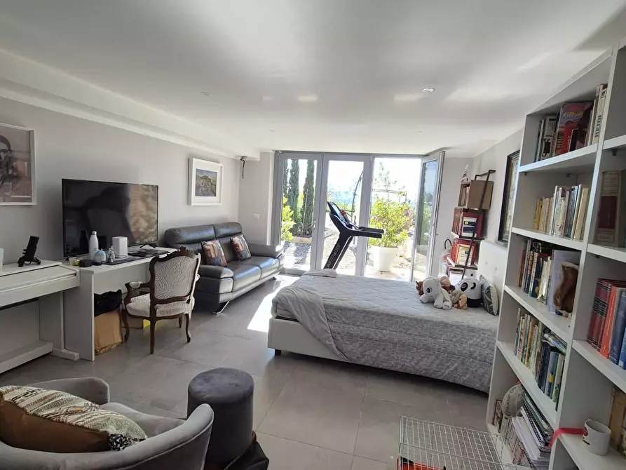 Immagine 29 di Appartamento in vendita  a Siena