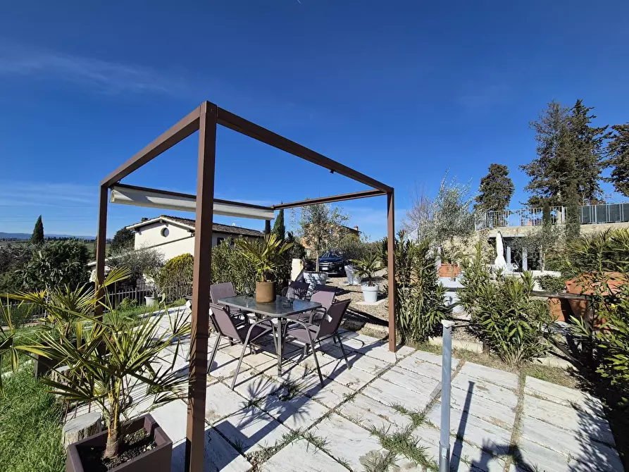 Immagine 40 di Appartamento in vendita  a Siena