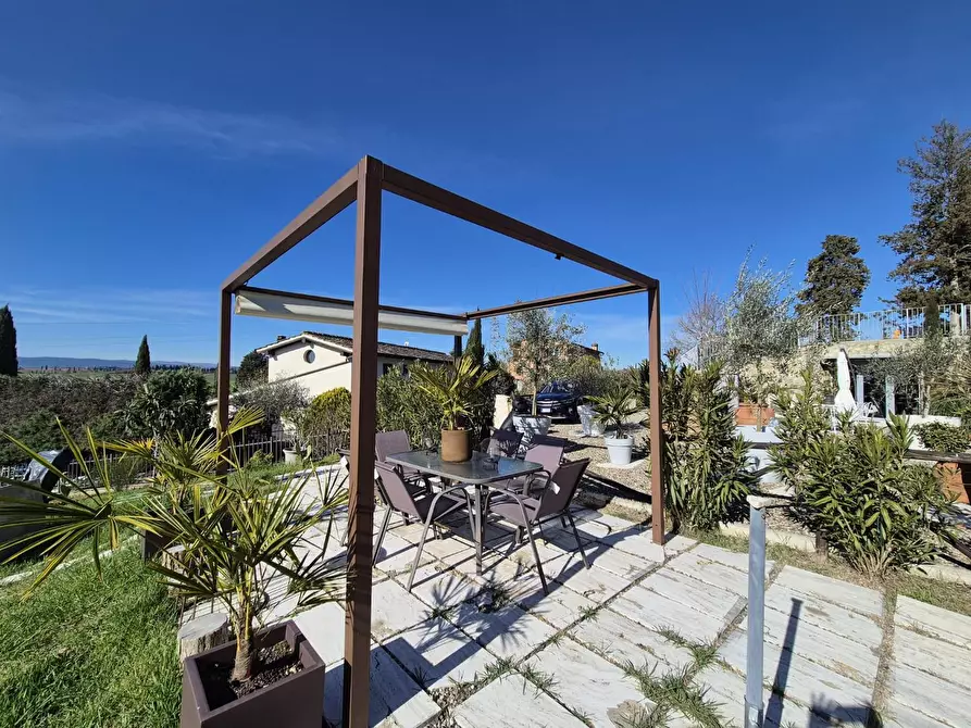 Immagine 45 di Appartamento in vendita  a Siena