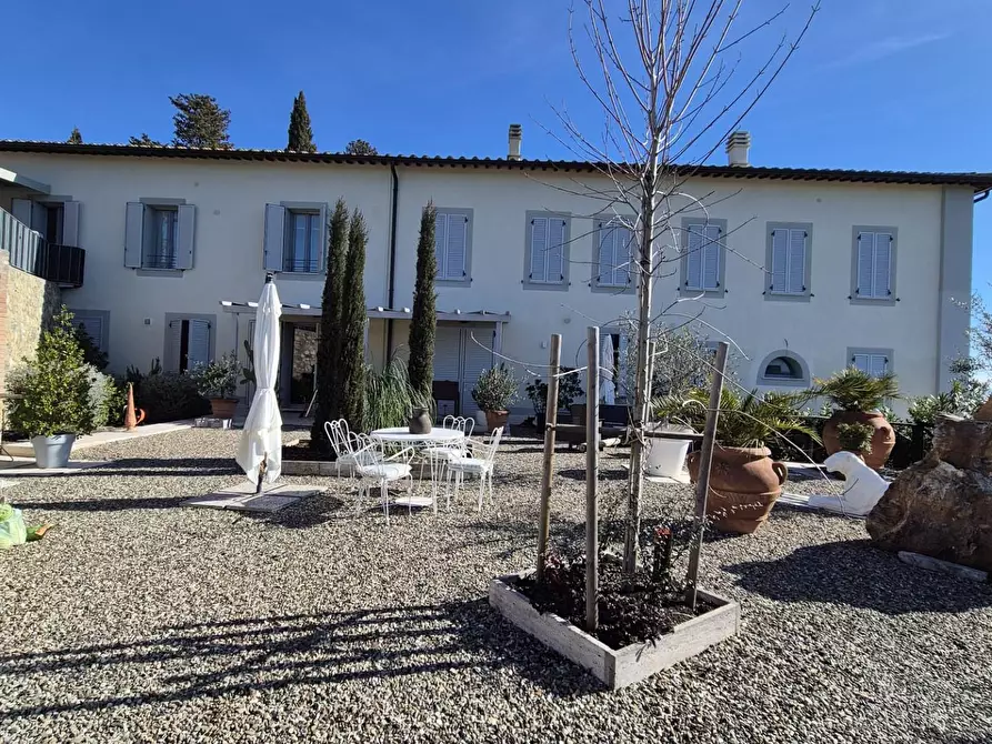 Immagine 33 di Appartamento in vendita  a Siena