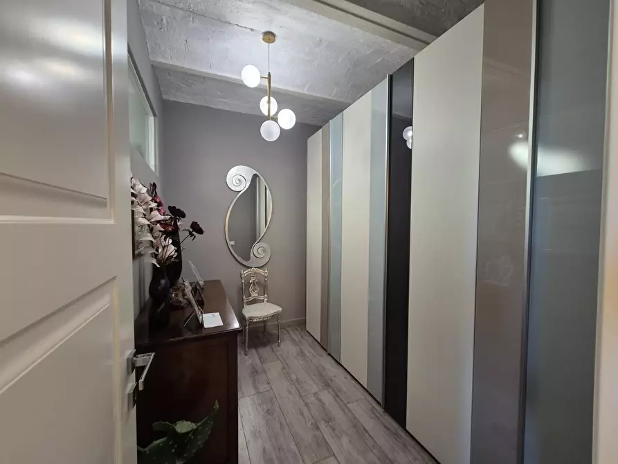 Immagine 13 di Appartamento in vendita  a Siena