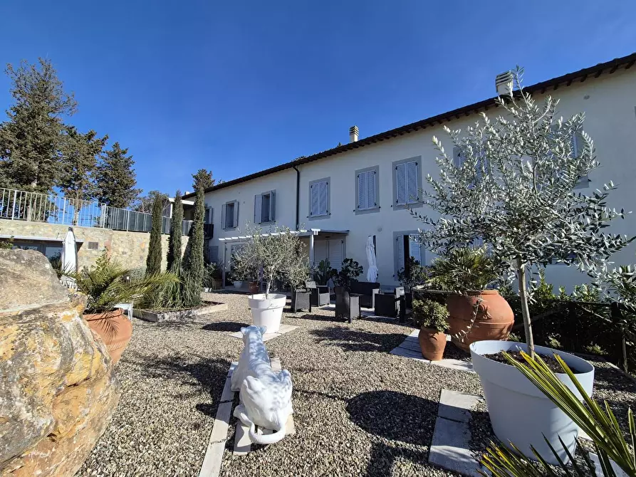 Immagine 38 di Appartamento in vendita  a Siena