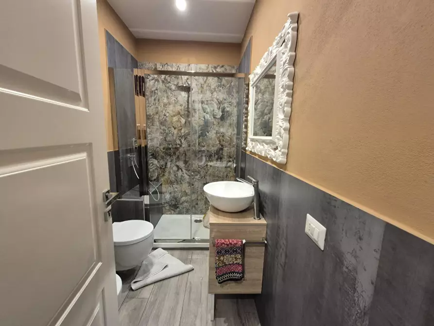 Immagine 10 di Appartamento in vendita  a Siena