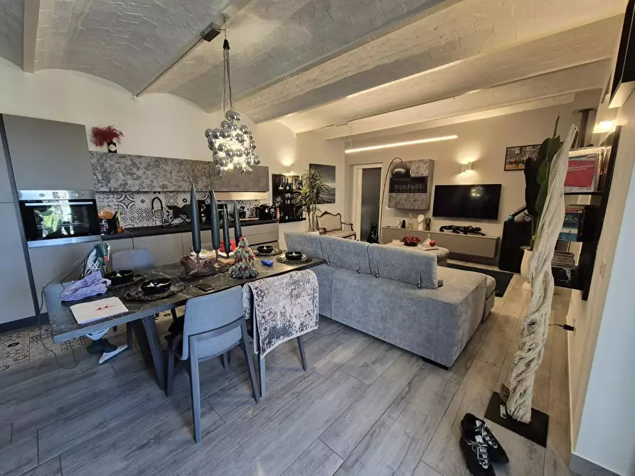 Immagine 8 di Appartamento in vendita  a Siena