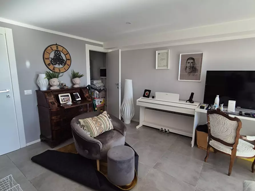 Immagine 20 di Appartamento in vendita  a Siena