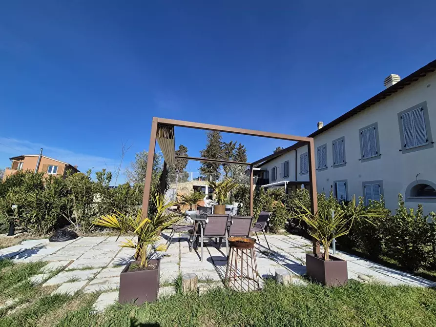 Immagine 42 di Appartamento in vendita  a Siena