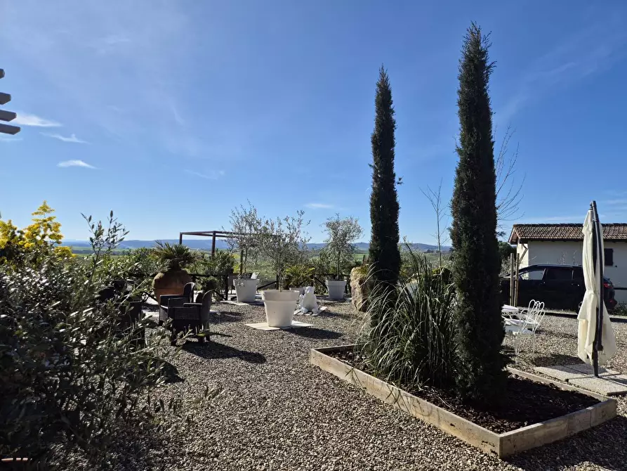 Immagine 34 di Appartamento in vendita  a Siena