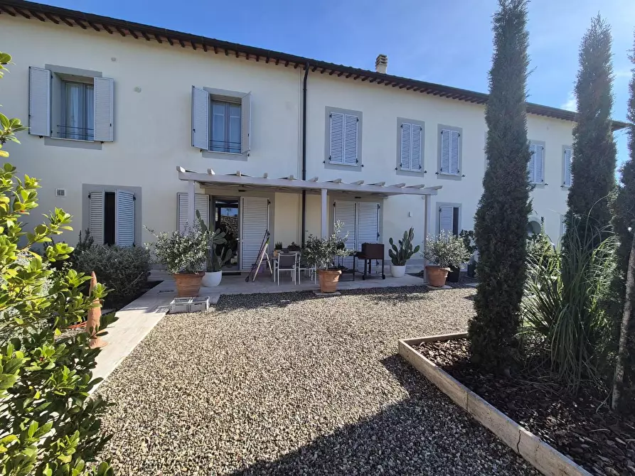 Immagine 16 di Appartamento in vendita  a Siena