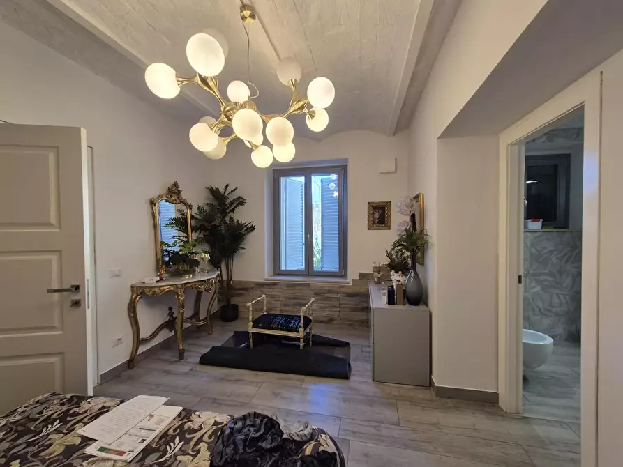 Immagine 14 di Appartamento in vendita  a Siena