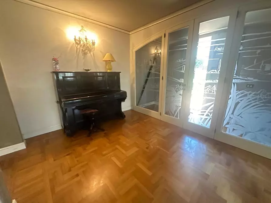 Immagine 41 di Villa in vendita  a Empoli