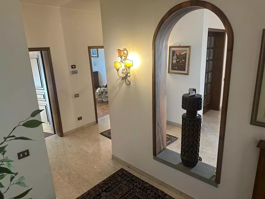 Immagine 2 di Villa in vendita  a Empoli