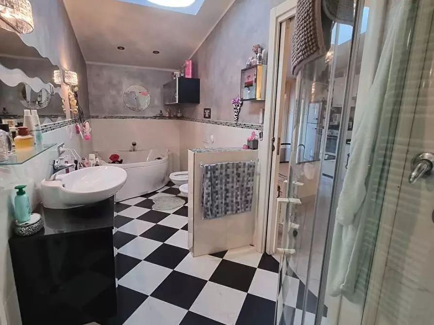 Immagine 6 di Casa bifamiliare in vendita  a Viareggio