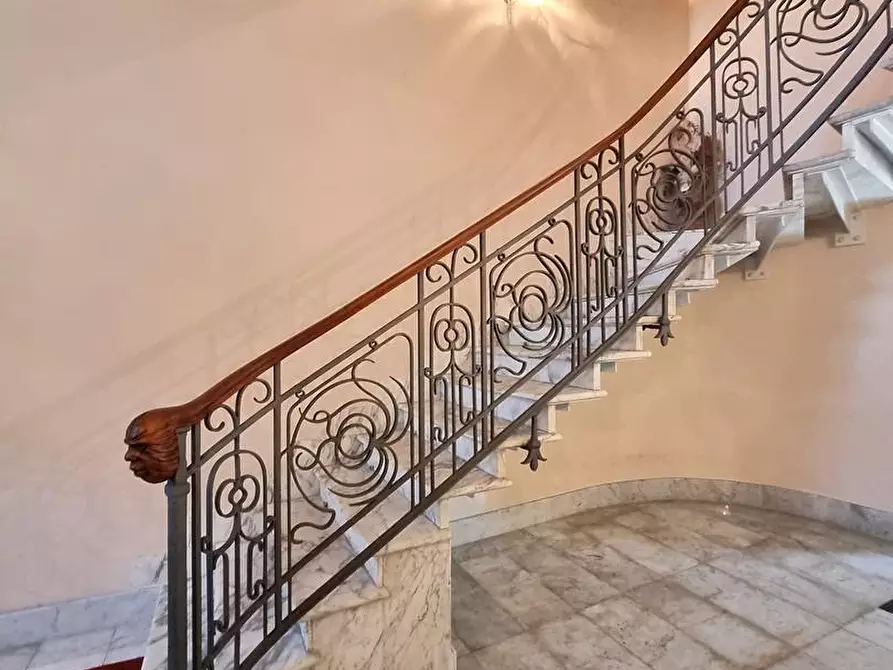 Immagine 4 di Casa bifamiliare in vendita  a Viareggio