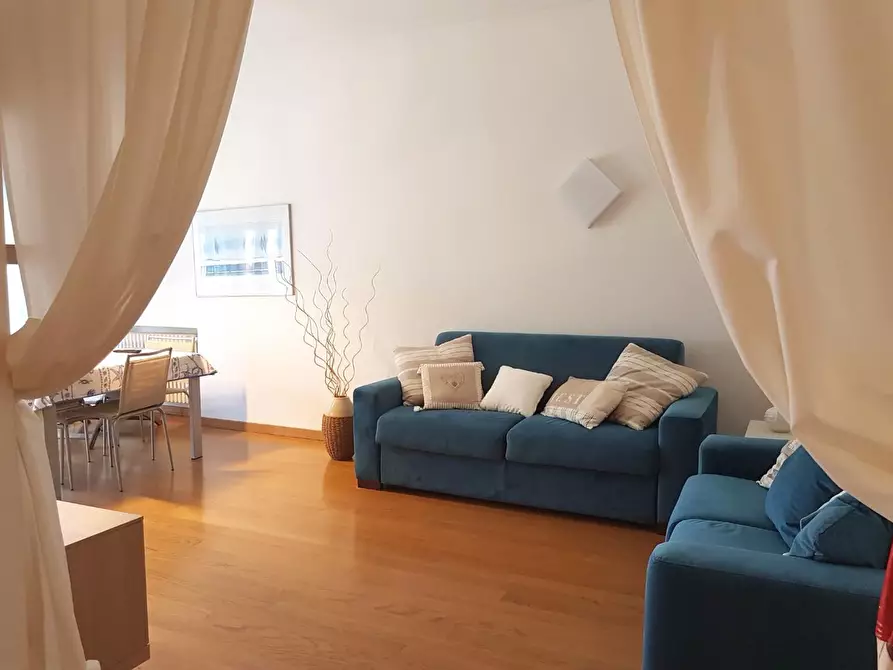 Immagine 3 di Casa bifamiliare in vendita  a Viareggio