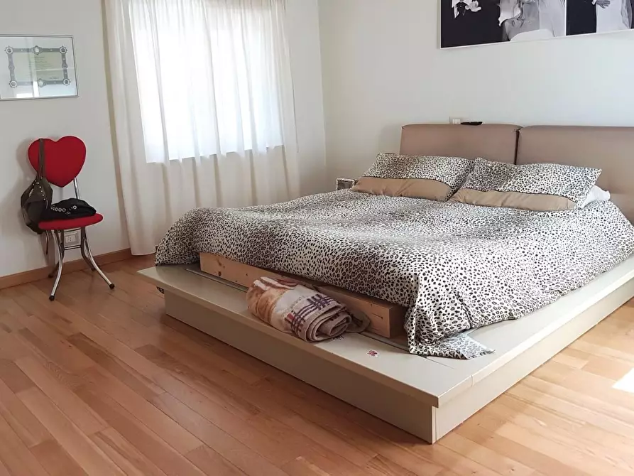 Immagine 9 di Casa bifamiliare in vendita  a Viareggio