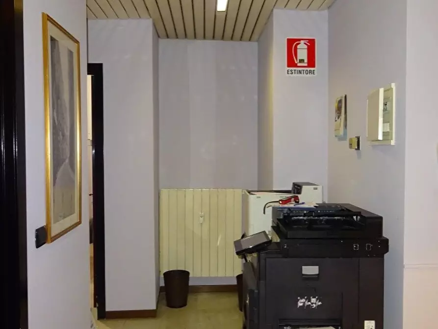 Immagine 11 di Ufficio in vendita  a Milano