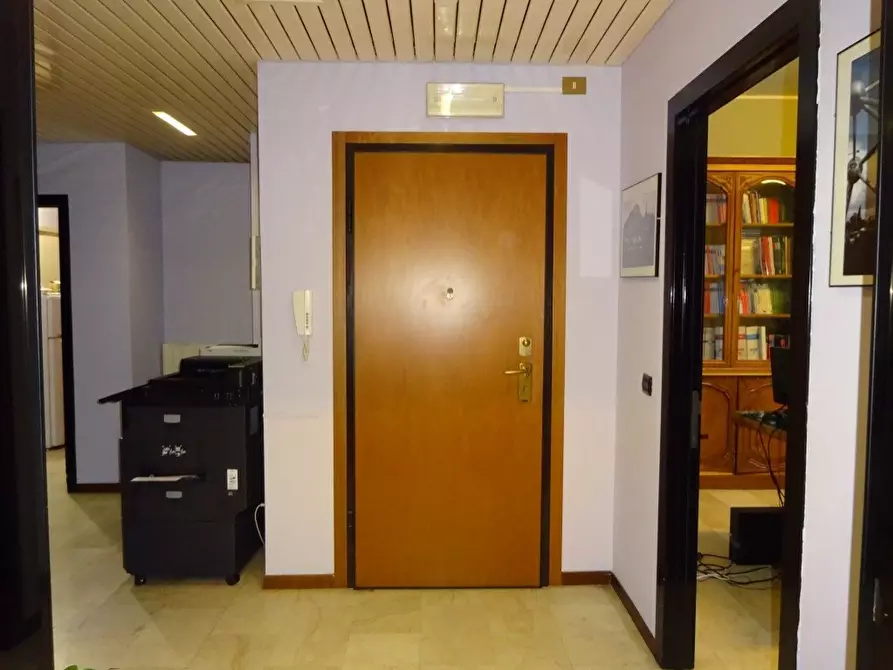 Immagine 8 di Ufficio in vendita  a Milano