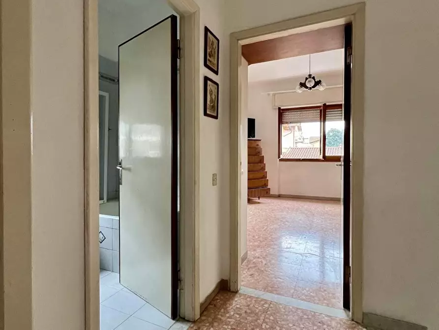 Immagine 16 di Villa in vendita  a Massa