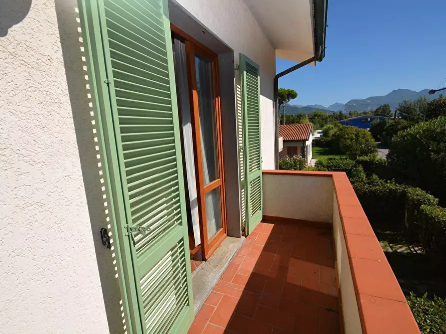 Immagine 8 di Casa bifamiliare in affitto  a Montignoso