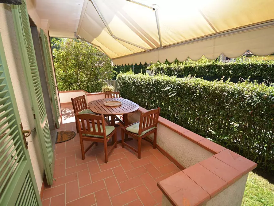 Immagine 7 di Casa bifamiliare in affitto  a Montignoso