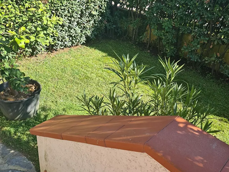 Immagine 6 di Casa bifamiliare in affitto  a Montignoso