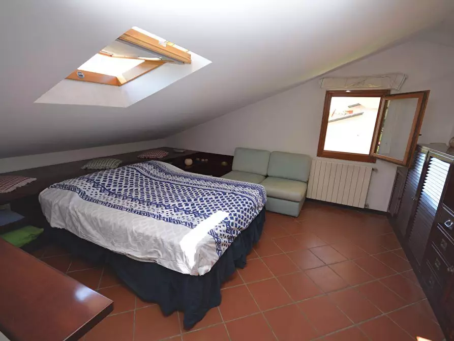 Immagine 16 di Casa bifamiliare in affitto  a Montignoso