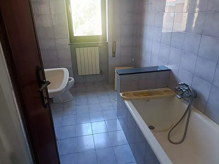 Immagine 12 di Casa semindipendente in vendita  a Carrara